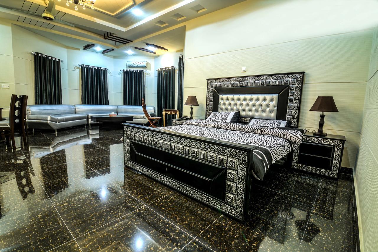 Midway Hotel & Restaurant Sadiqabad Zewnętrze zdjęcie