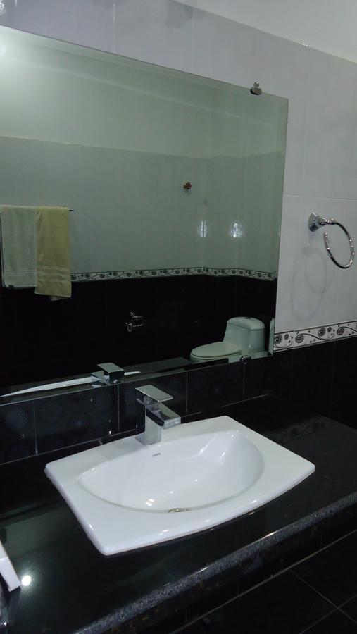 Midway Hotel & Restaurant Sadiqabad Zewnętrze zdjęcie