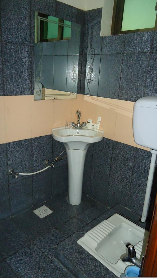 Midway Hotel & Restaurant Sadiqabad Zewnętrze zdjęcie