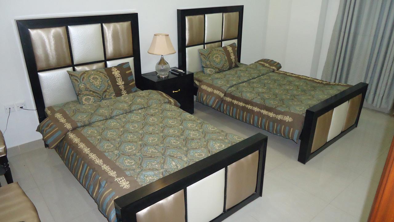 Midway Hotel & Restaurant Sadiqabad Zewnętrze zdjęcie