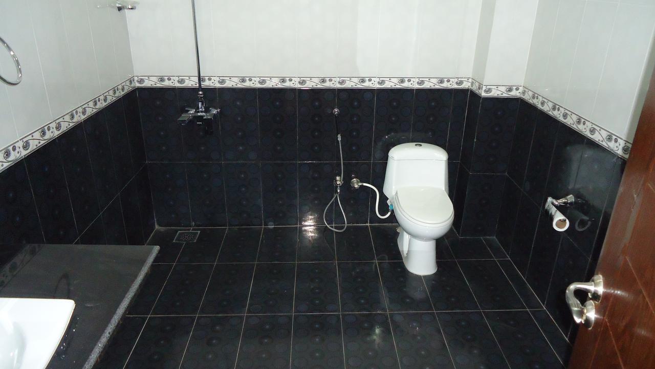 Midway Hotel & Restaurant Sadiqabad Zewnętrze zdjęcie