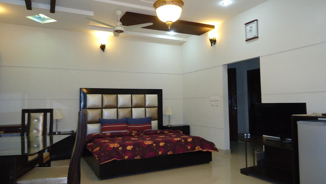 Midway Hotel & Restaurant Sadiqabad Zewnętrze zdjęcie