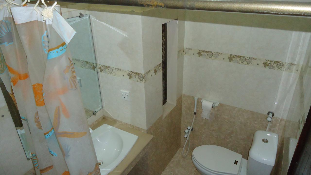Midway Hotel & Restaurant Sadiqabad Zewnętrze zdjęcie