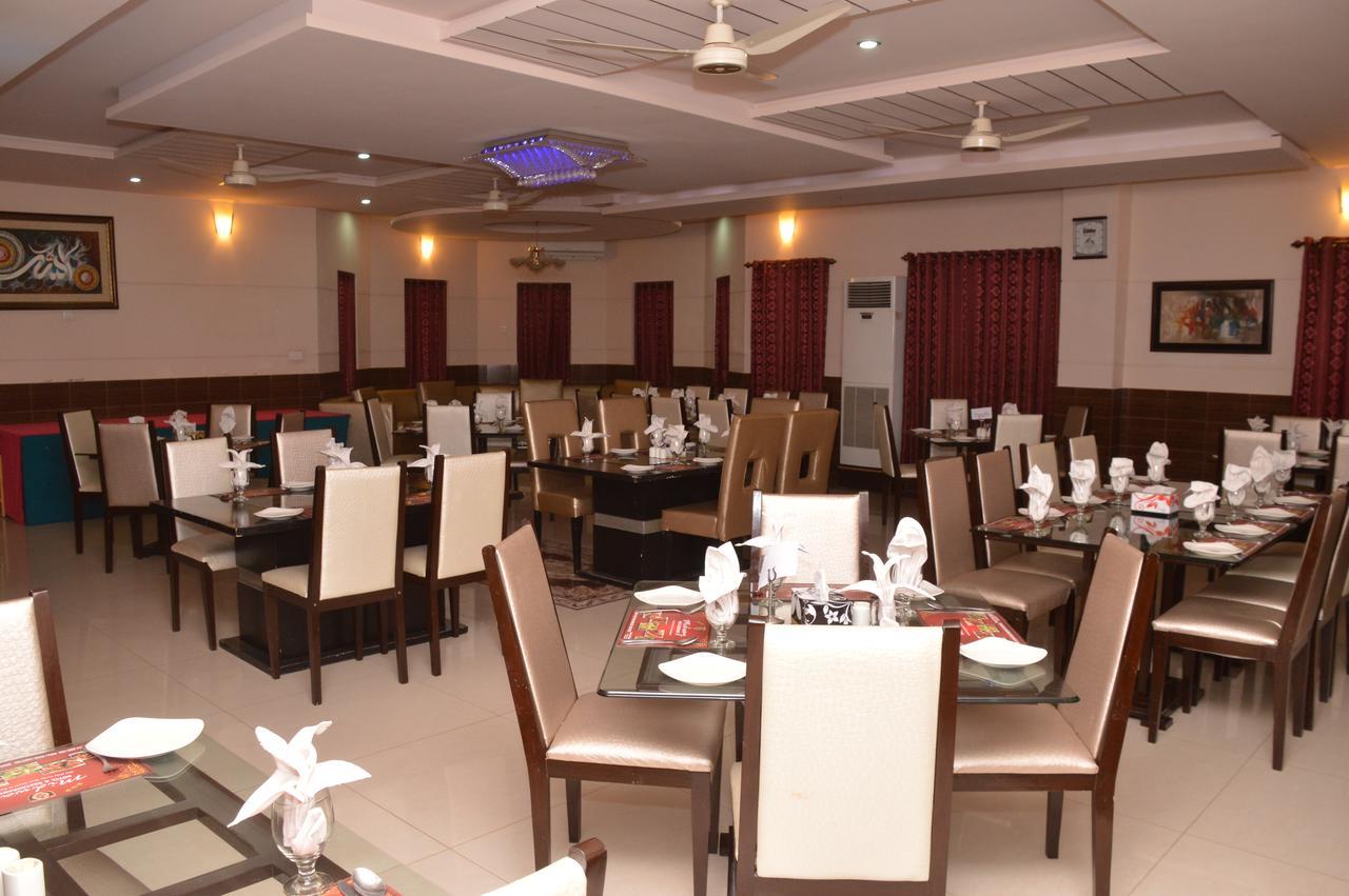 Midway Hotel & Restaurant Sadiqabad Zewnętrze zdjęcie