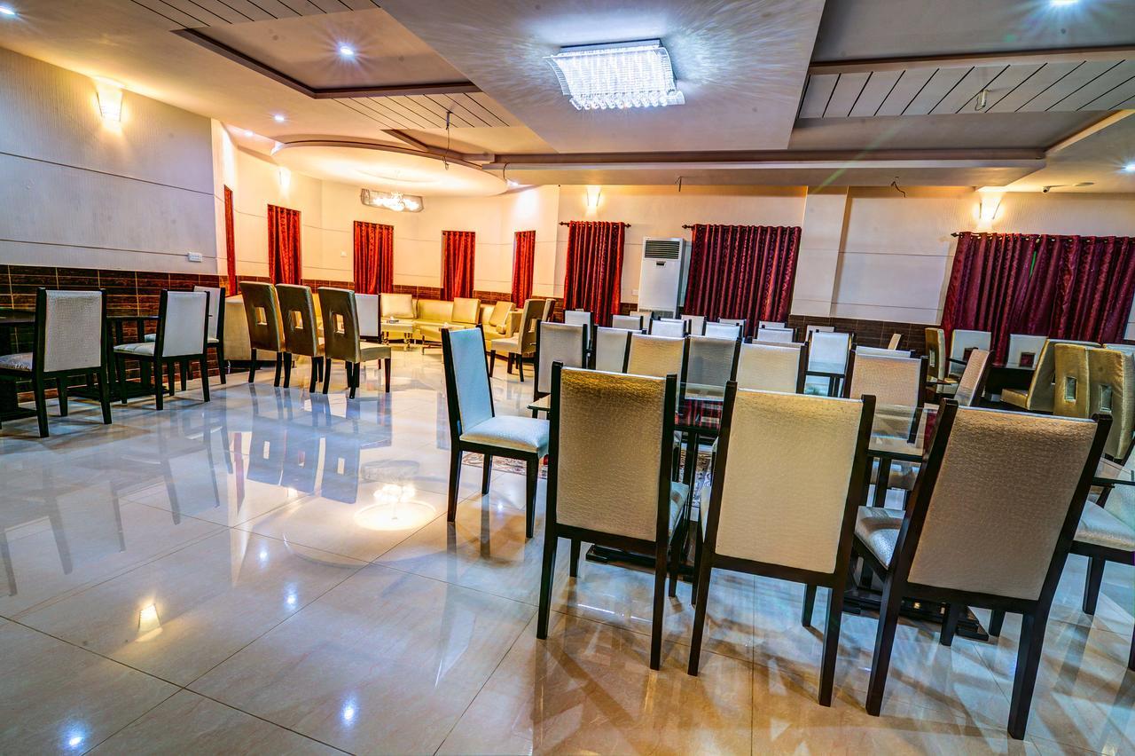 Midway Hotel & Restaurant Sadiqabad Zewnętrze zdjęcie
