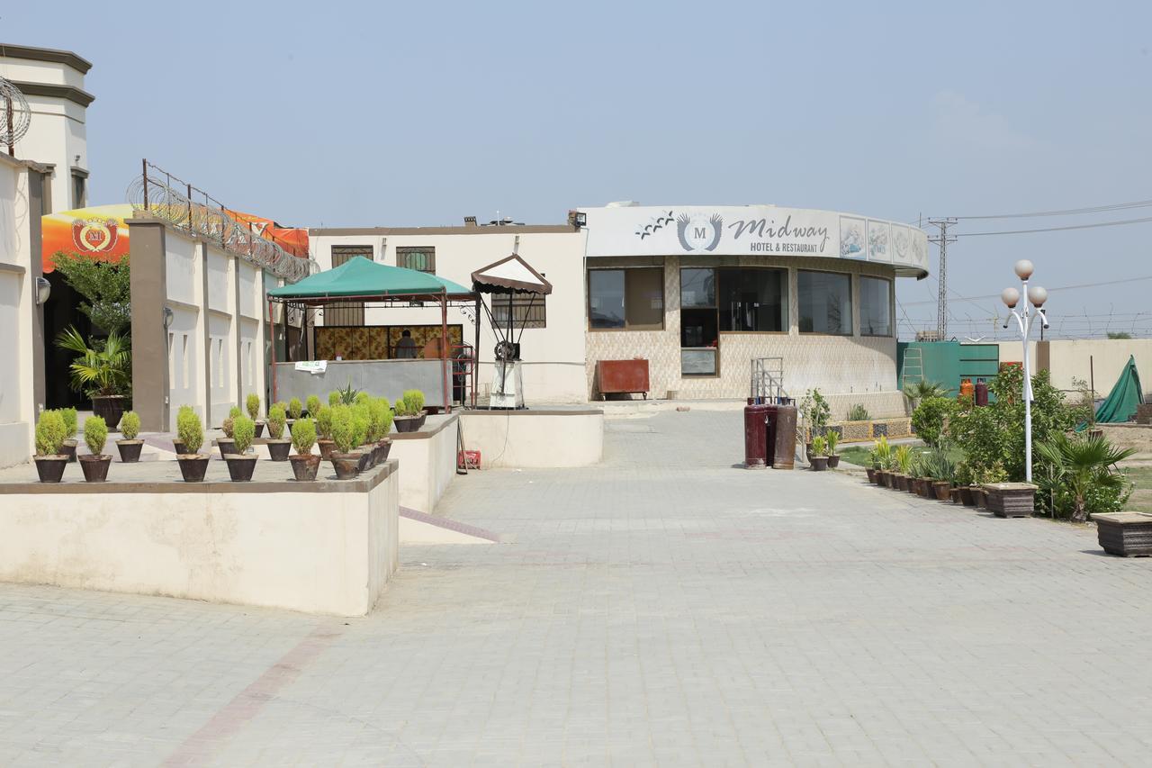 Midway Hotel & Restaurant Sadiqabad Zewnętrze zdjęcie